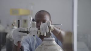 The unequal cost of oxygen