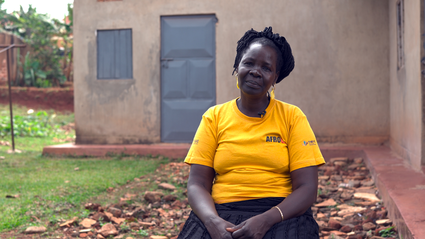 Donner le bon test, au bon moment : la mission d’une agente de santé communautaire pour combattre la maladie à VIH à un stade avancé en Ouganda