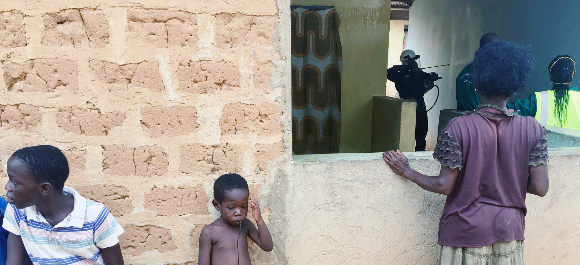 Inside Ghana’s mosquito squad— a photo story. (en anglais seulement)